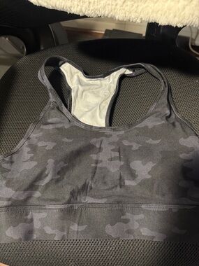 Camo Racerback Sports Bra - Black/Grey - Fabletics sz M